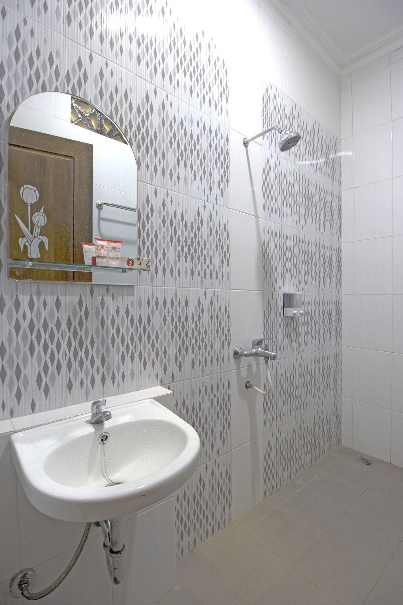 Oyo 572 Omah Gedongkuning Syariah Homestay Yogyakarta Exterior foto