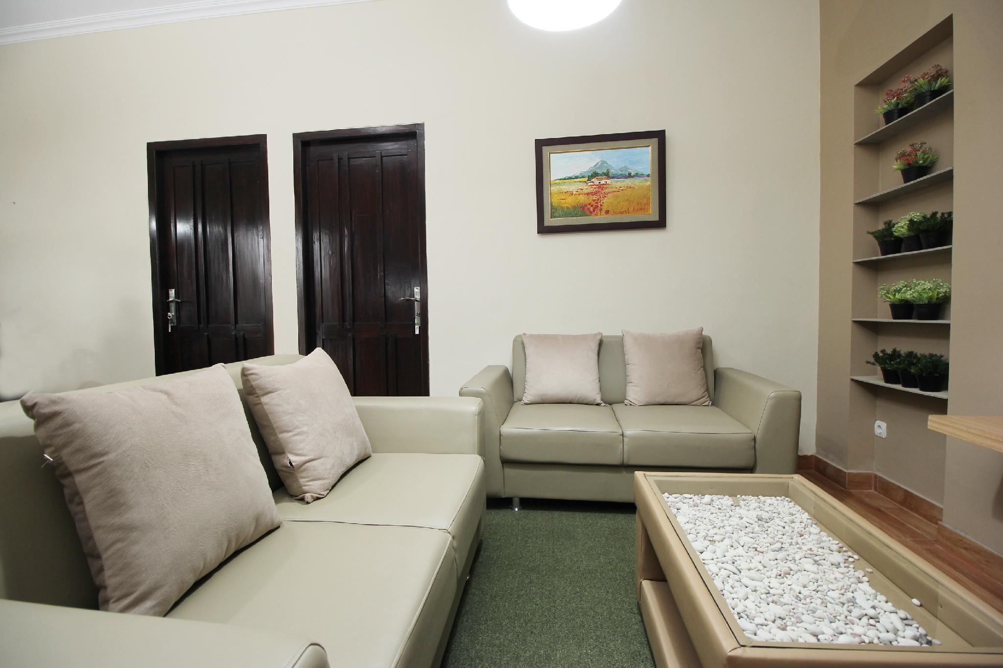 Oyo 572 Omah Gedongkuning Syariah Homestay Yogyakarta Exterior foto